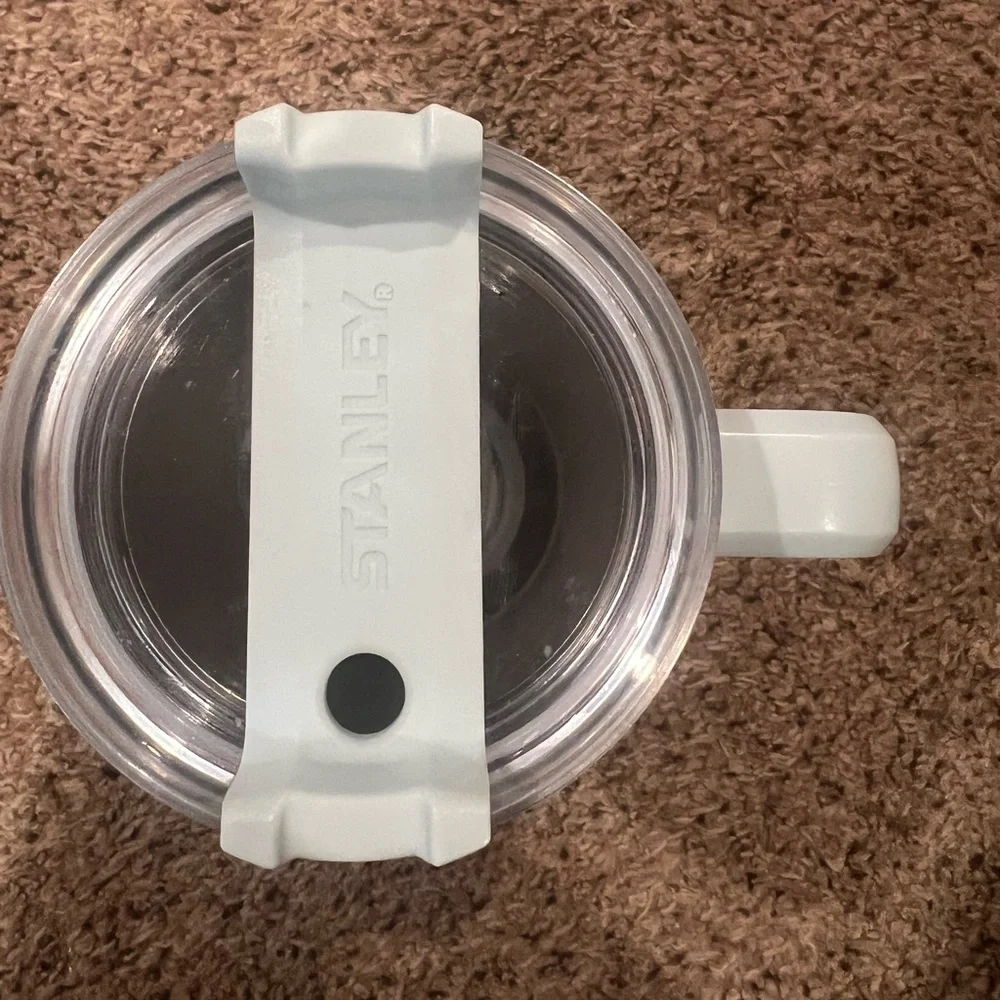 Stanley Mint Colored 40oz tumbler - Picture 4 of 4